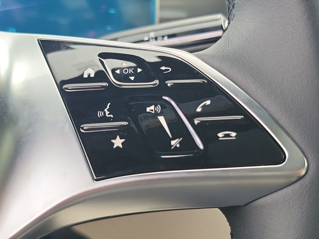 New 2026 Verde Silver Metallic Mercedes-Benz GLC 300 image 25