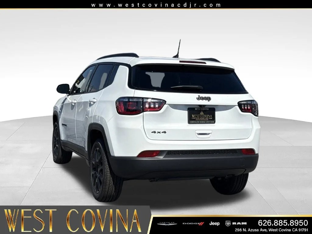 New 2026 Bright White Clear-Coat Exterior Paint Jeep Latitude image 8