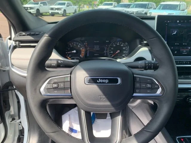 Used 2025 White Jeep Limited image 17