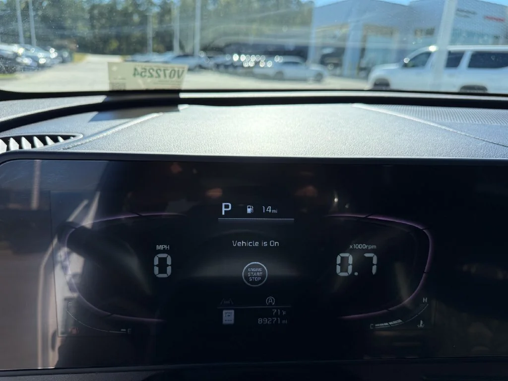 Used 2023 White Kia X-Line image 15
