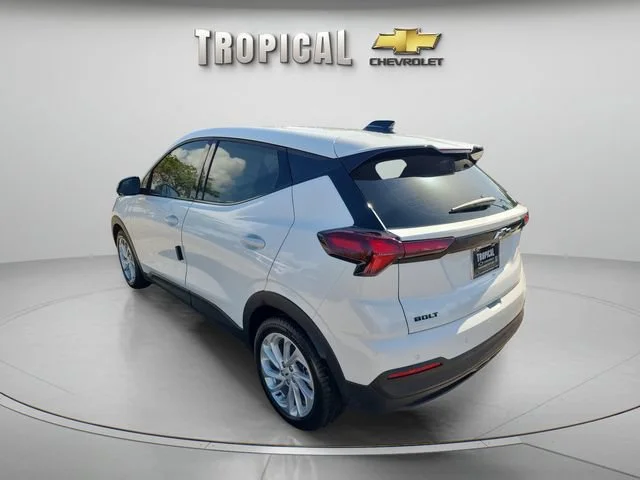 New 2027 Summit White Chevrolet LT image 3