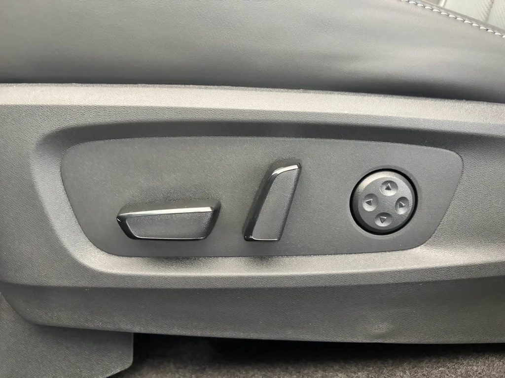 New 2027 MINERAL BLACK INFINITI Sport AWD image 17