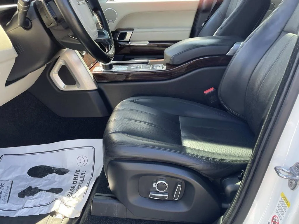 Used 2016 White Land Rover HSE image 17
