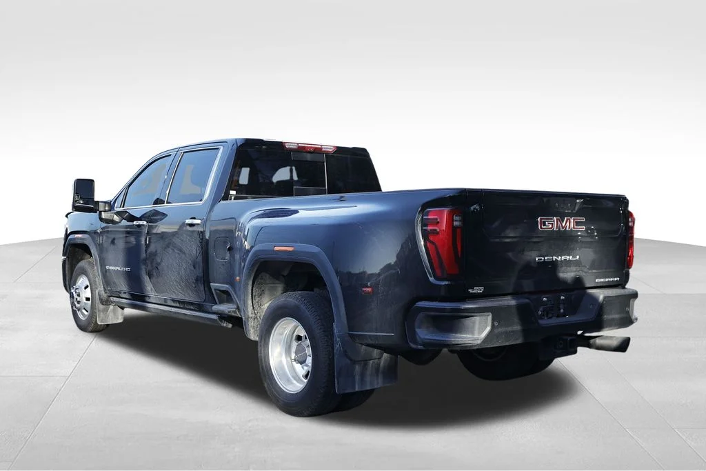 Used 2025 Black GMC Denali image 19