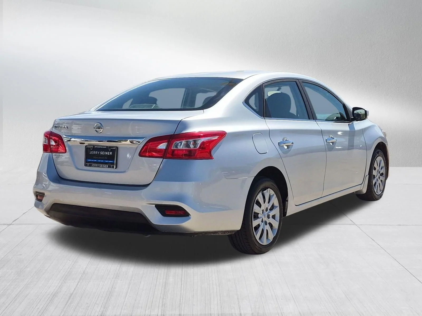 Used 2018 Brilliant Silver Nissan S image 6