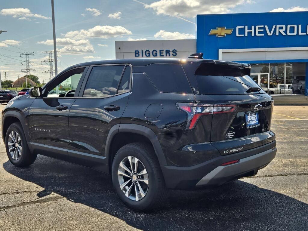 2027 Chevrolet Equinox LT - Photo 12