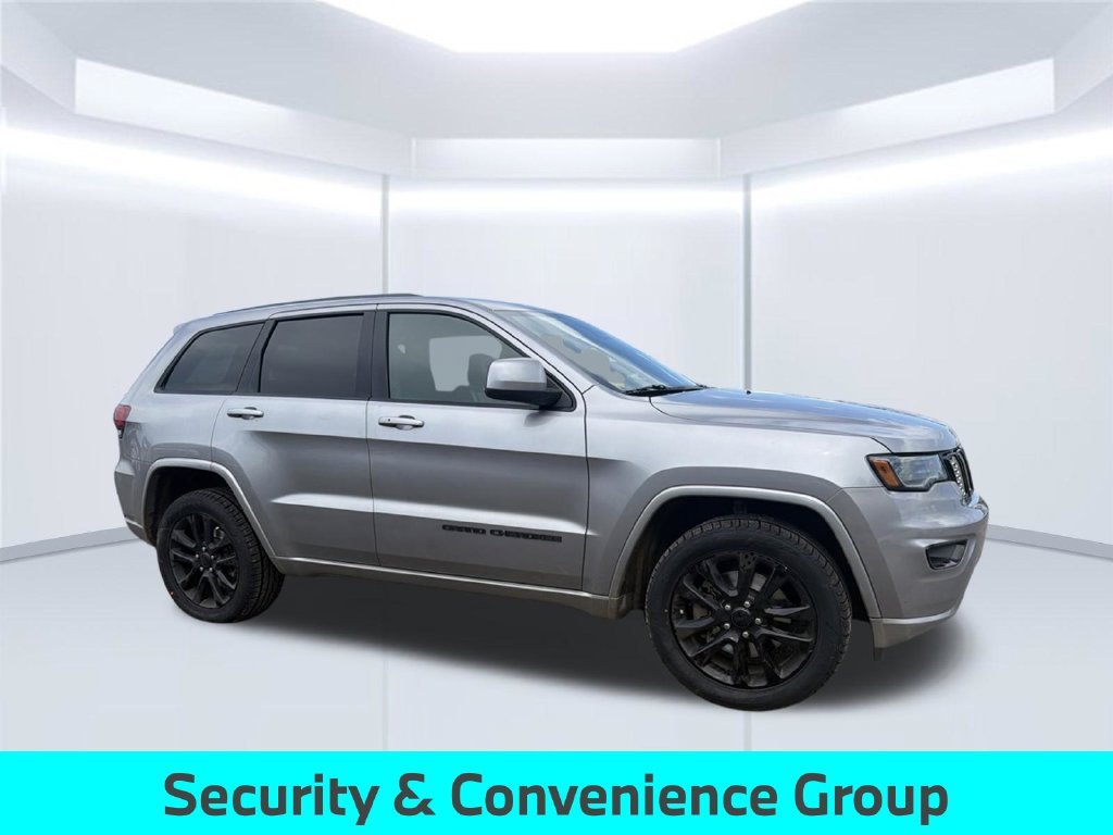 Used 2021 Silver Jeep Laredo X image 9