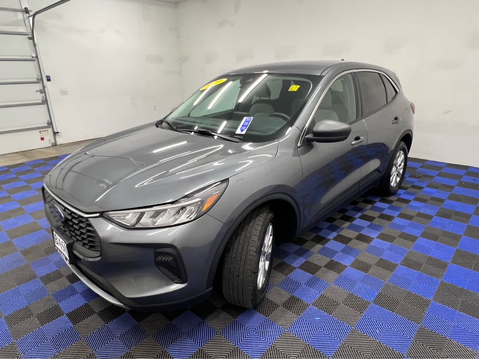 Used 2023 Carbonized Gray Ford Active image 9