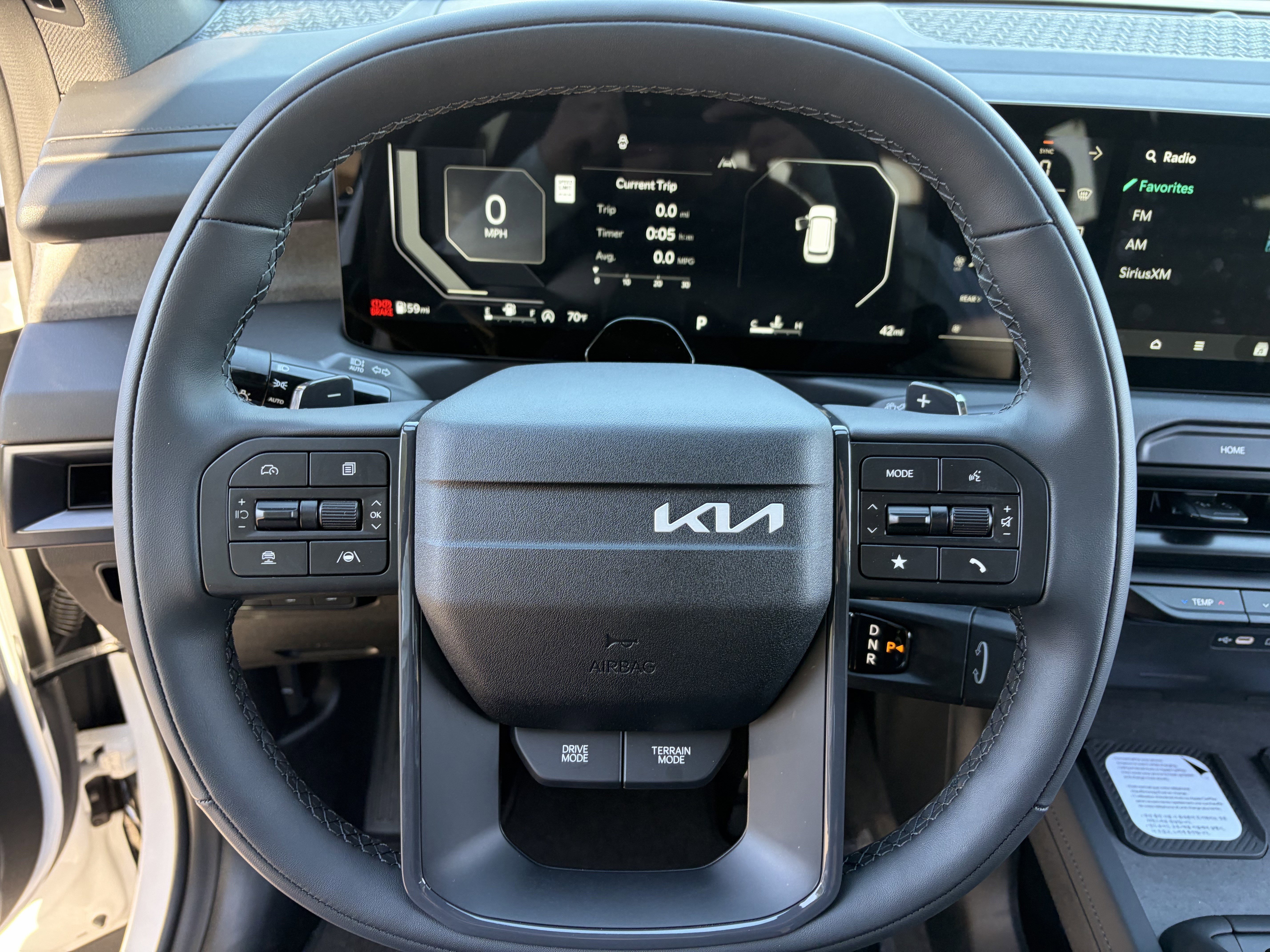 New 2027 Glacial White Pearl Kia X-PRO SX image 21