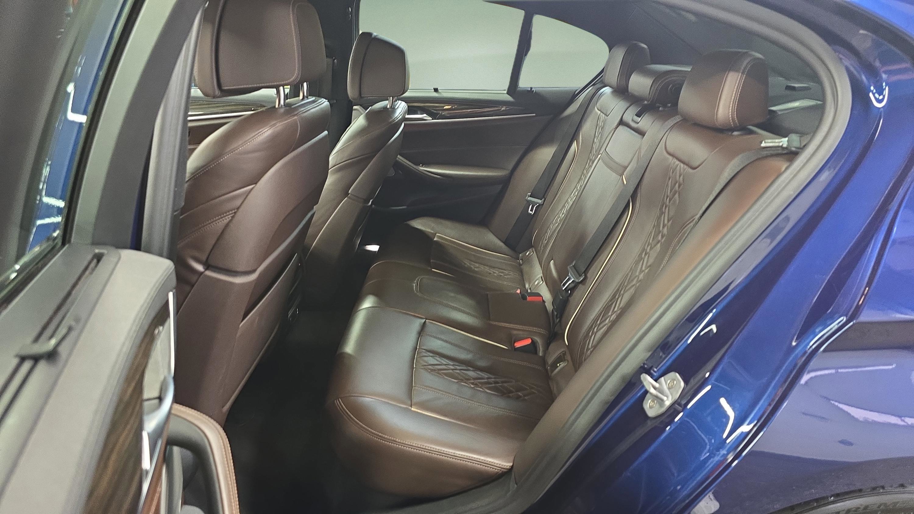 Used 2018 Blue BMW M550i xDrive image 22