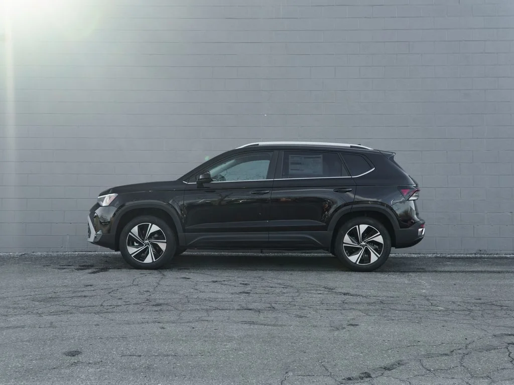 New 2026 Black Volkswagen 1.5T SE image 3