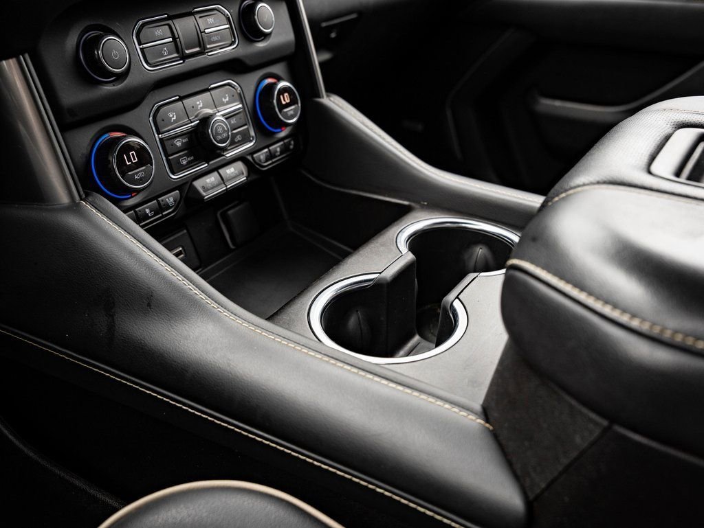 Used 2021 Iridescent Pearl Tricoat Chevrolet Premier image 39