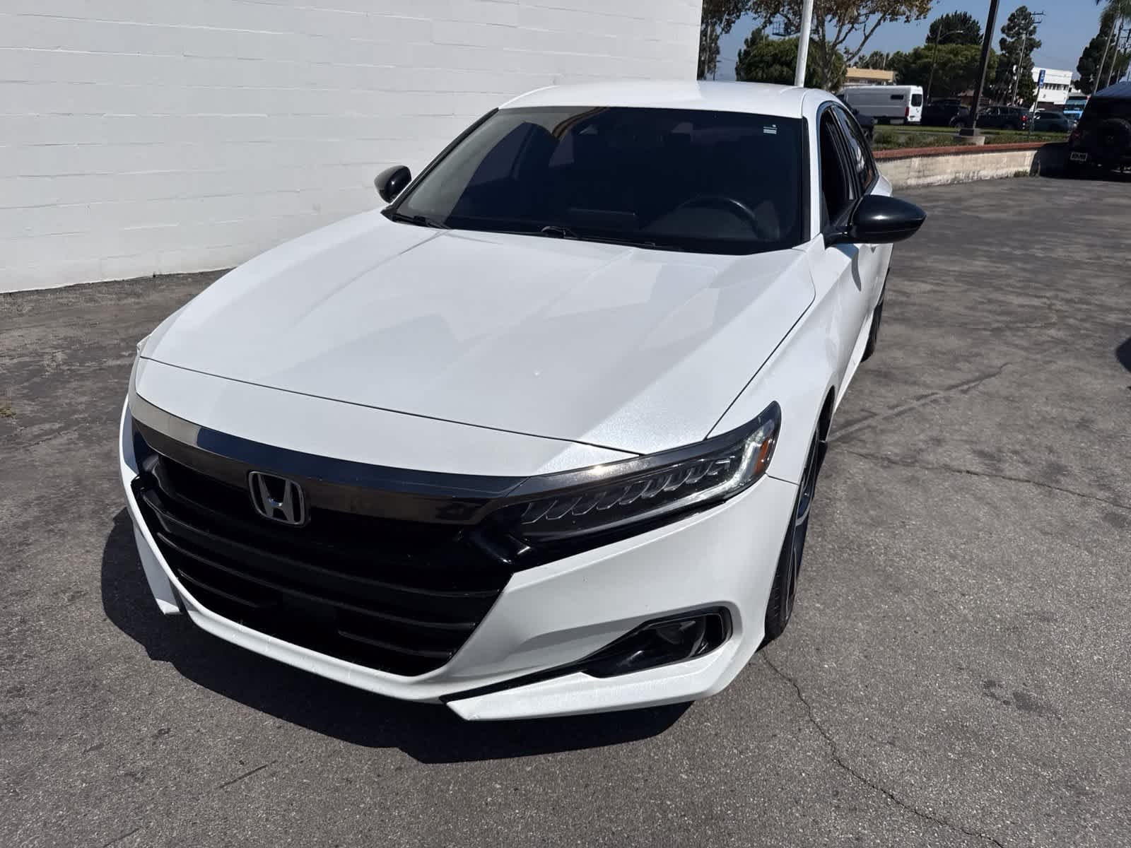 Used 2022 Platinum White Pearl Honda Sport image 2