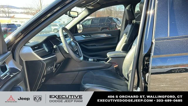 Used 2023 Black Jeep Altitude X image 9