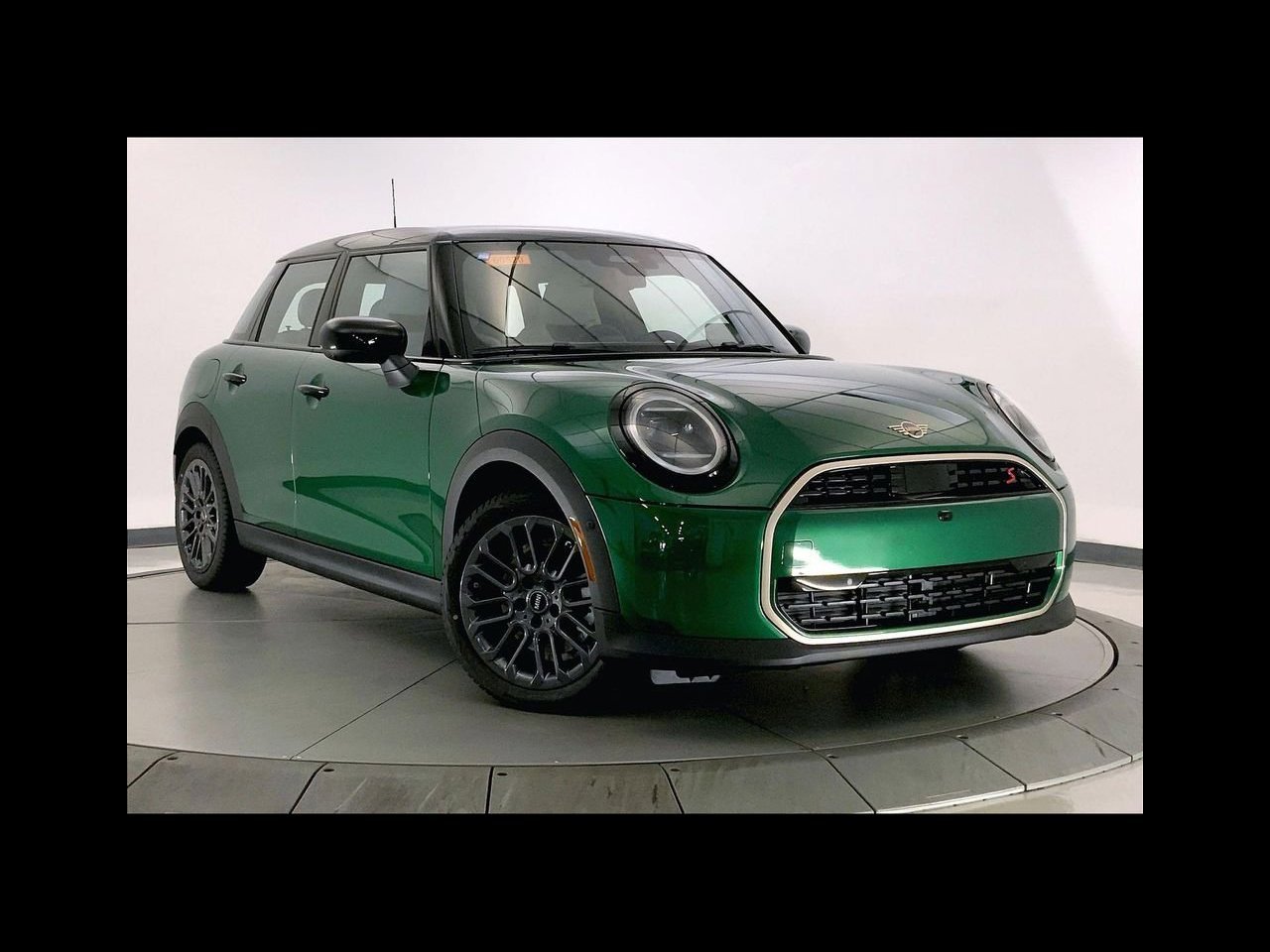 New 2026 British Racing Green IV Metallic MINI ICONIC image 1