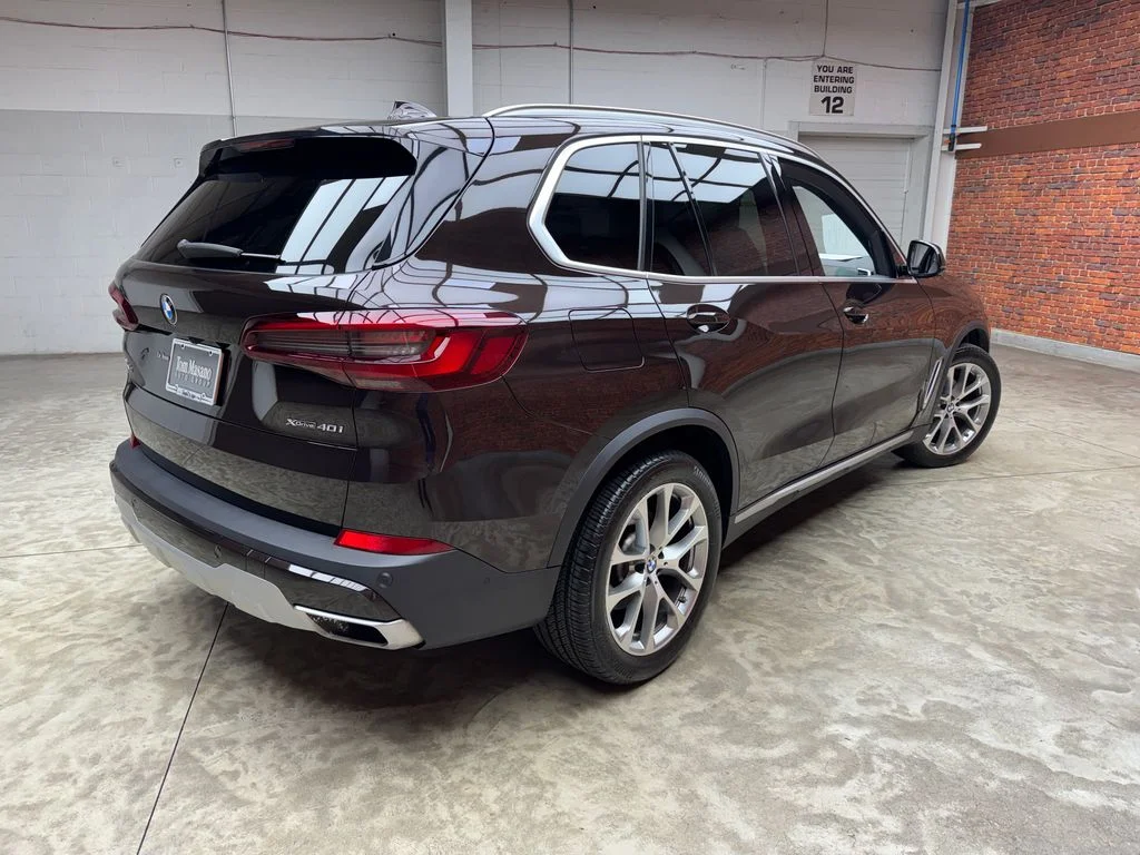 Used 2022 Brown BMW xDrive40i image 6