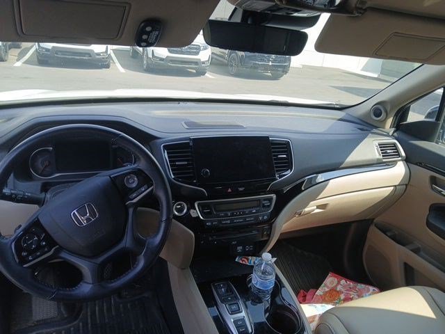 Used 2021 Platinum White Pearl Honda Touring 7-Passenger image 13