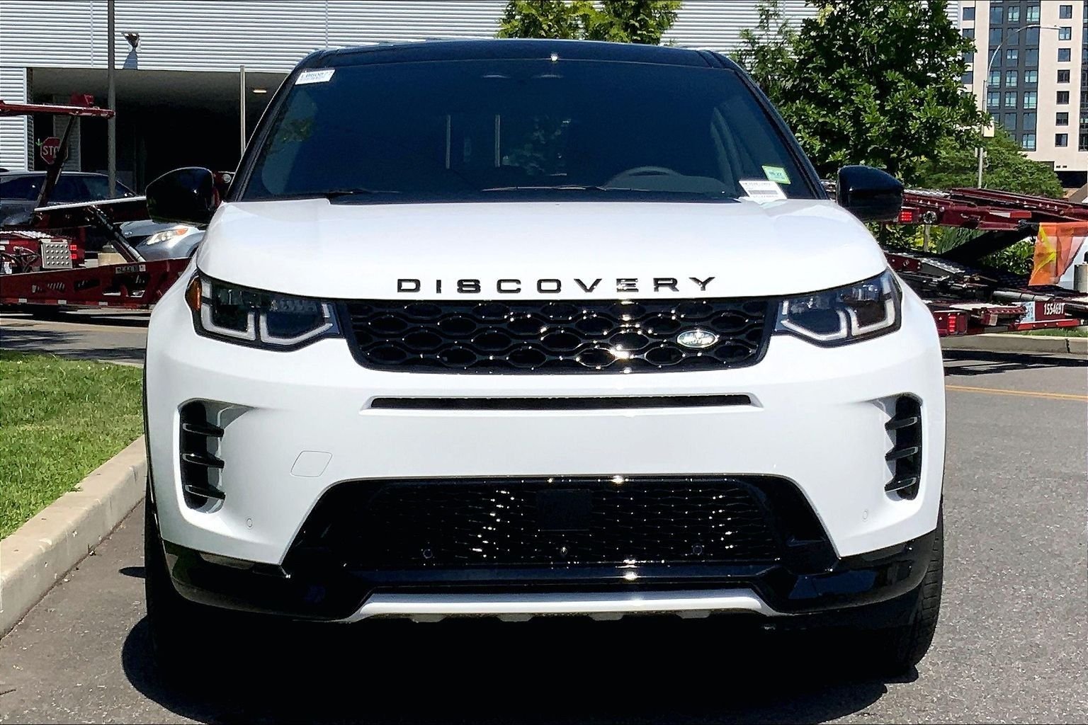 New 2026 Fuji White Land Rover Landmark image 3