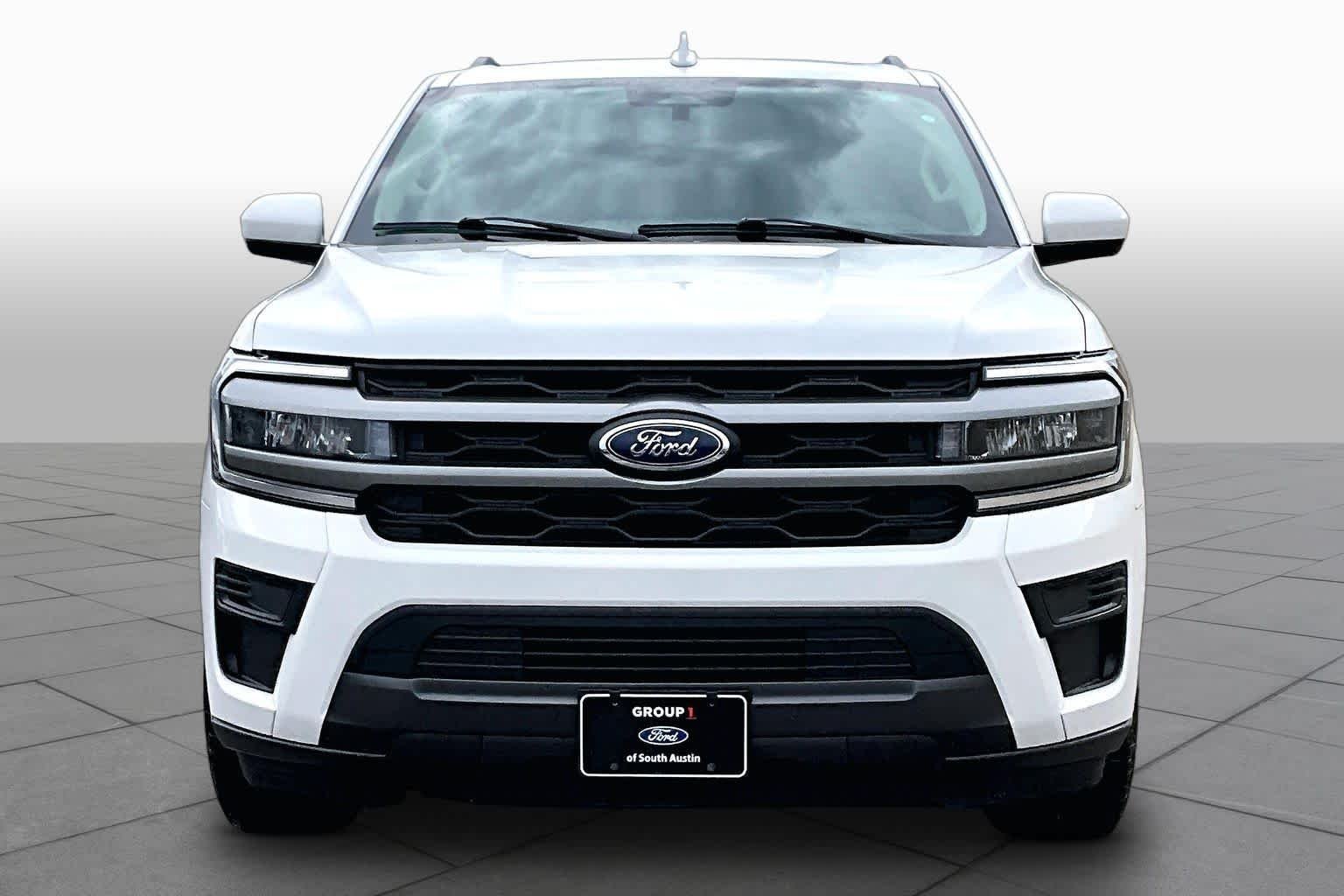 Used 2024 Star White Metallic Tri-Coat Ford XLT image 4