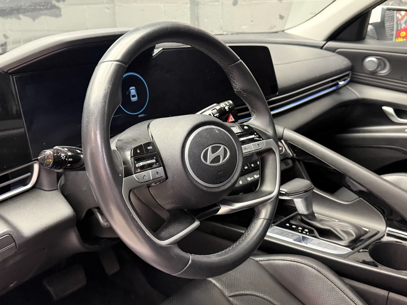 Used 2024 Serenity White Pearl (w6h) Hyundai Limited image 9