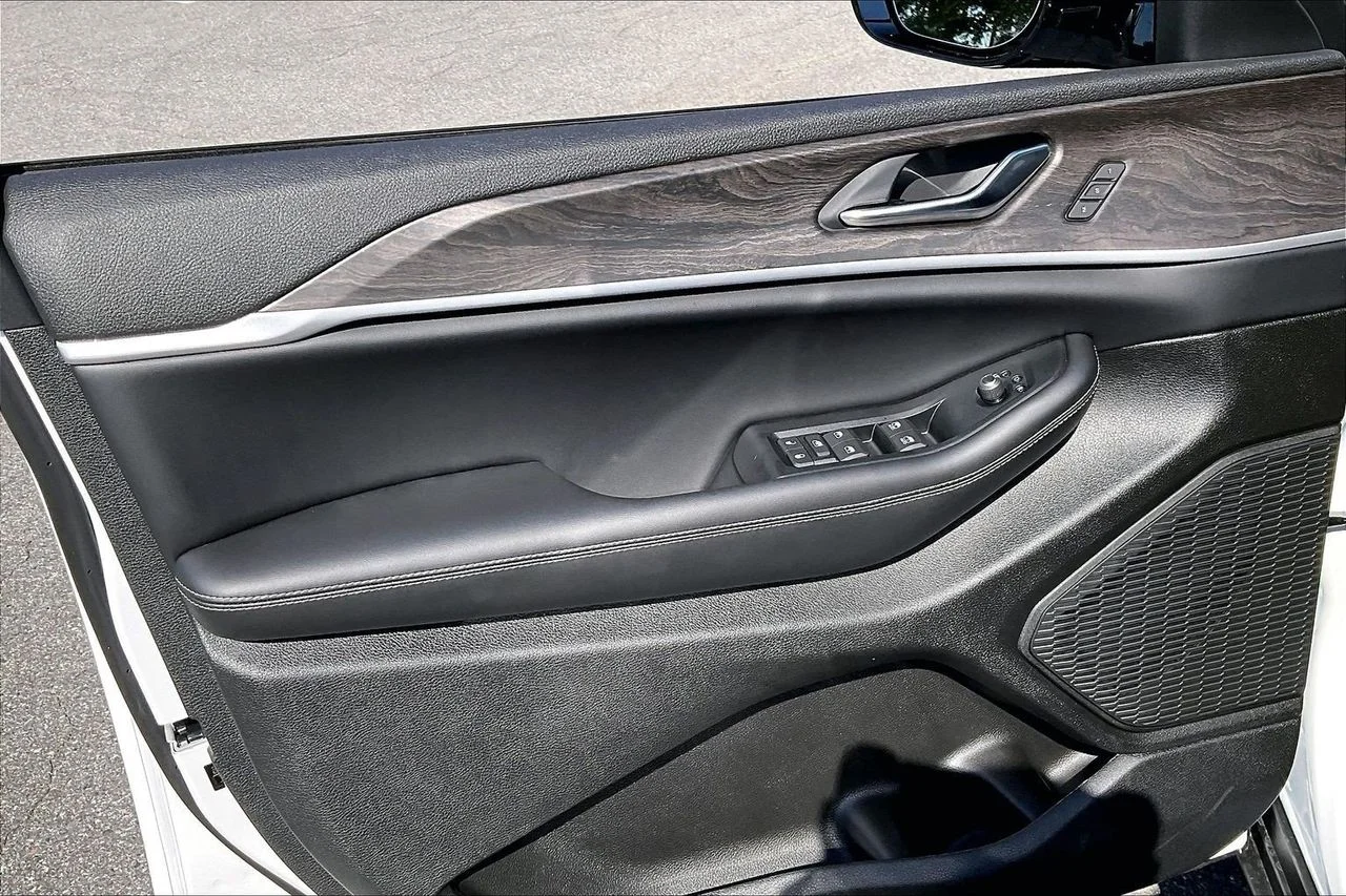New 2026 Bright White Clearcoat Jeep Limited image 23