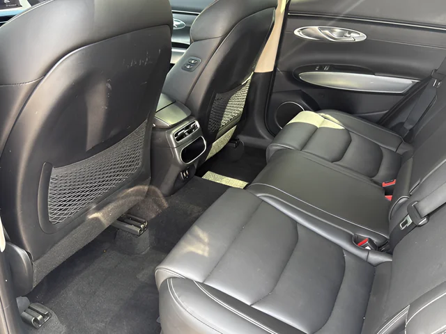 Used 2023 Silver Genesis 2.5T image 15