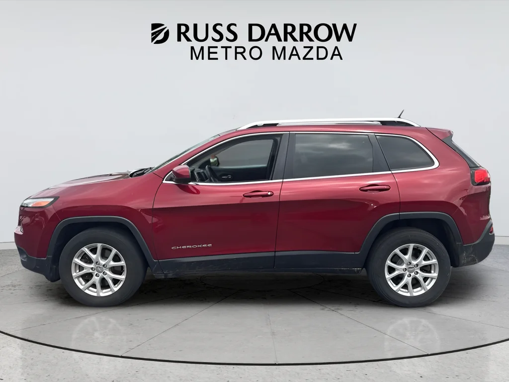 Used 2015 Red Jeep Latitude image 2