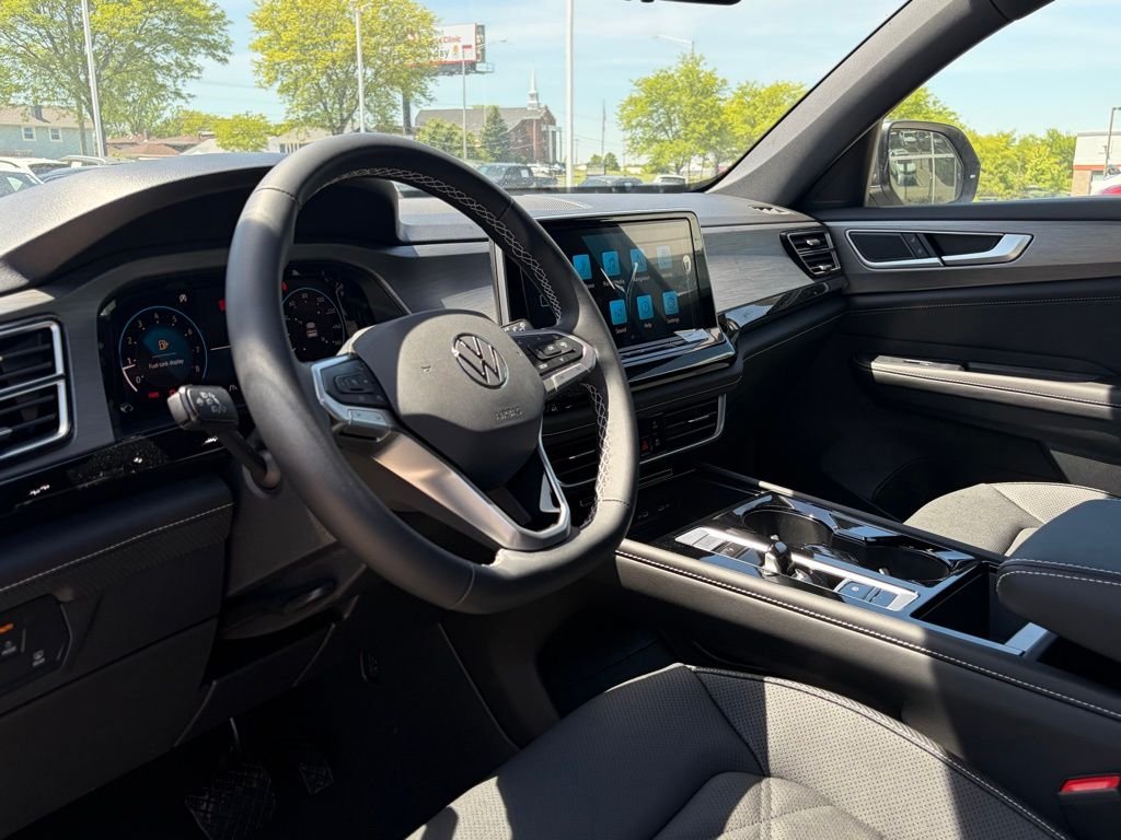 New 2026 Pure Gray Volkswagen 2.0T SE W/TECHNOLOGY image 9
