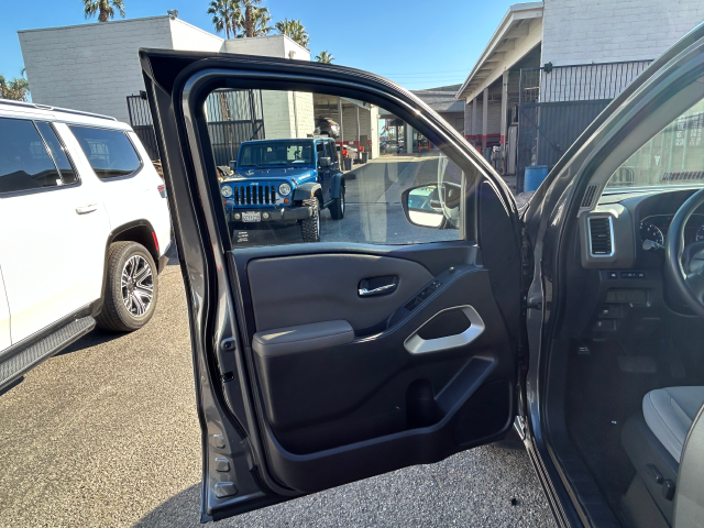 Used 2022 Gray Nissan SV image 15
