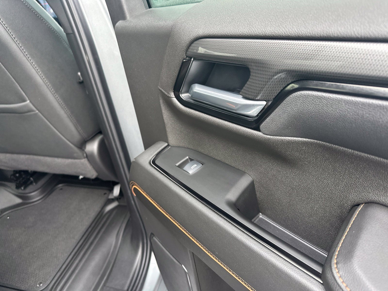 Used 2025 Gray GMC AT4 image 36