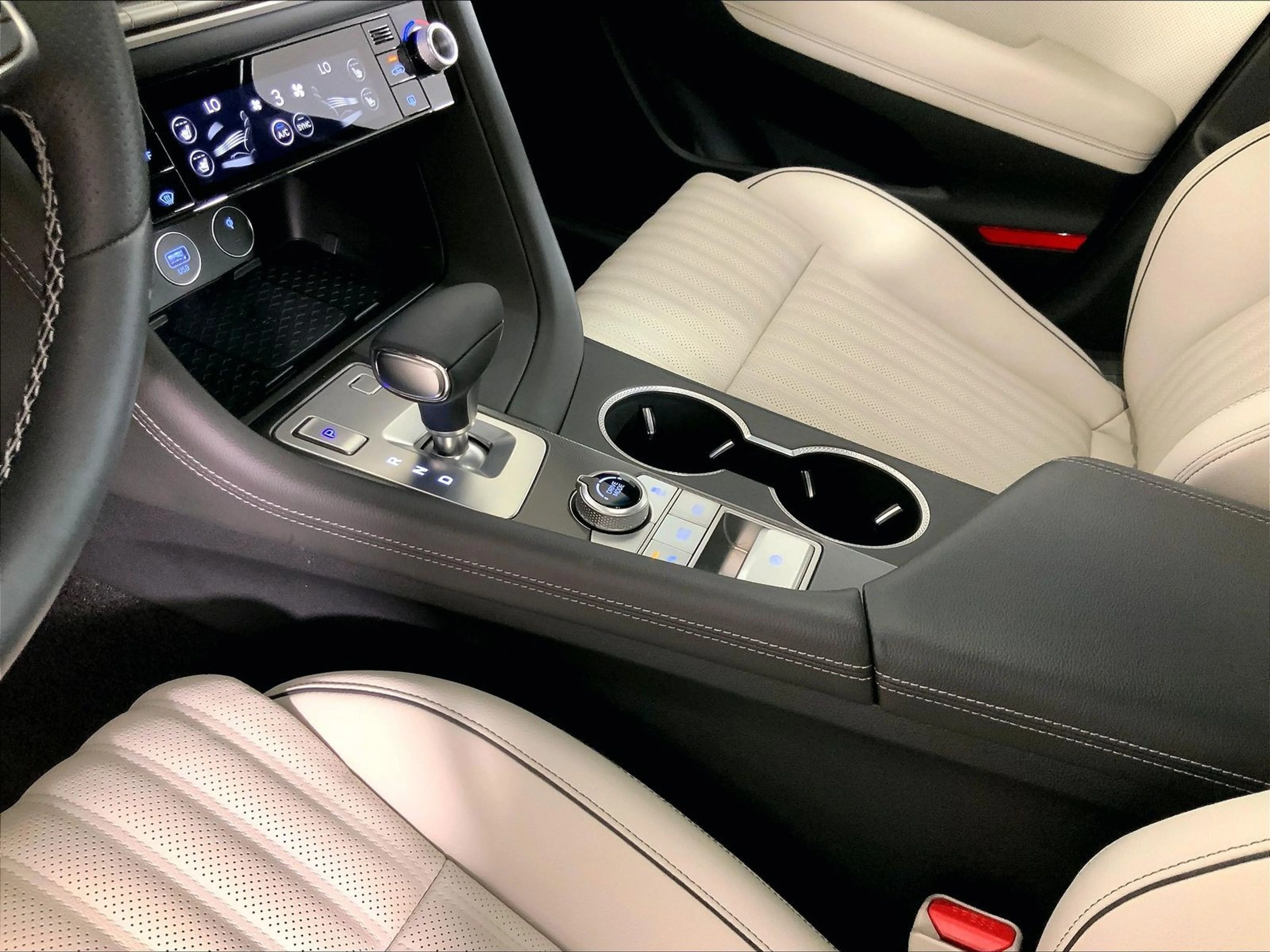 2024 GENESIS G70 Sport Advanced - Photo 15