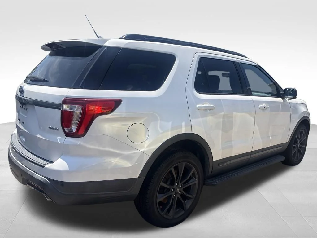 Used 2018 White Ford XLT image 11