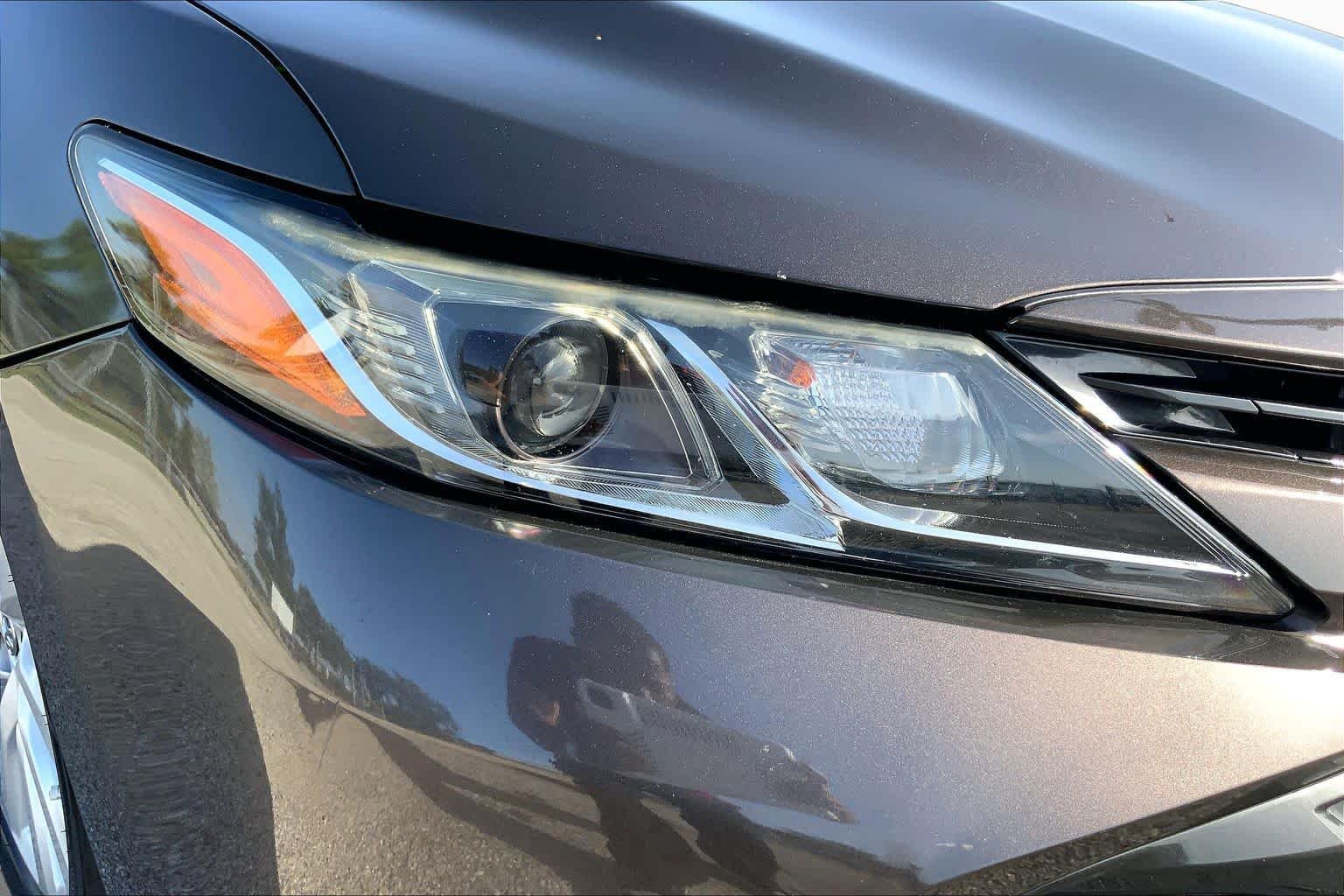 Used 2019 Brownstone Toyota LE image 27