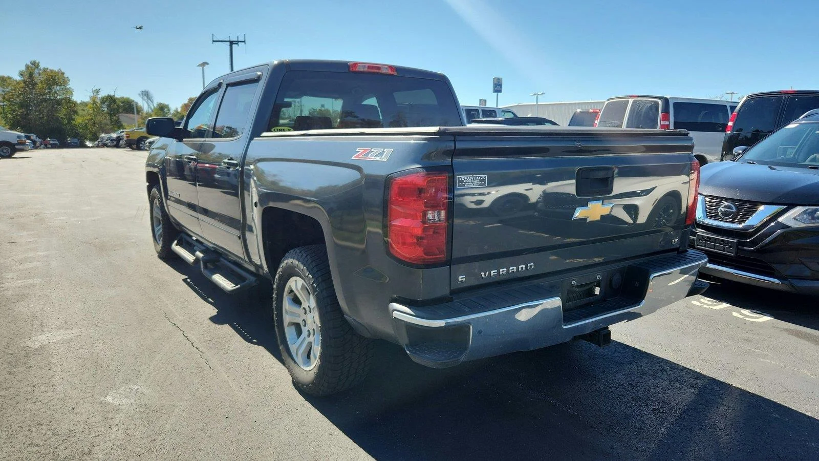 Used 2017 GRAPHITE METALLIC Chevrolet LT image 4