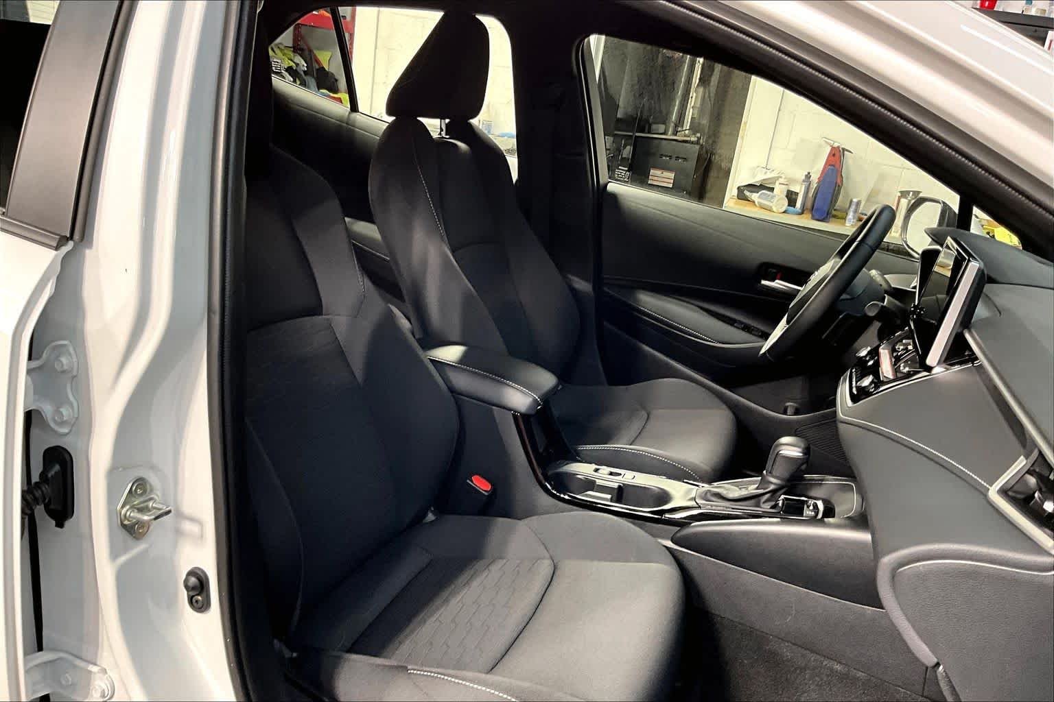 Used 2025 Wind Chill Pearl Toyota SE image 9