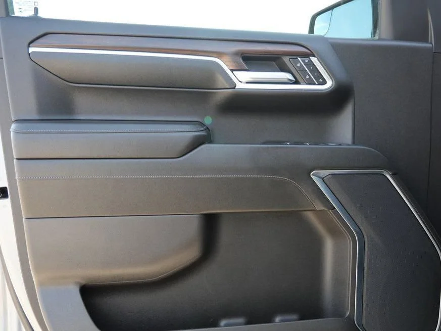 Used 2023 Sterling Metallic GMC SLT image 17
