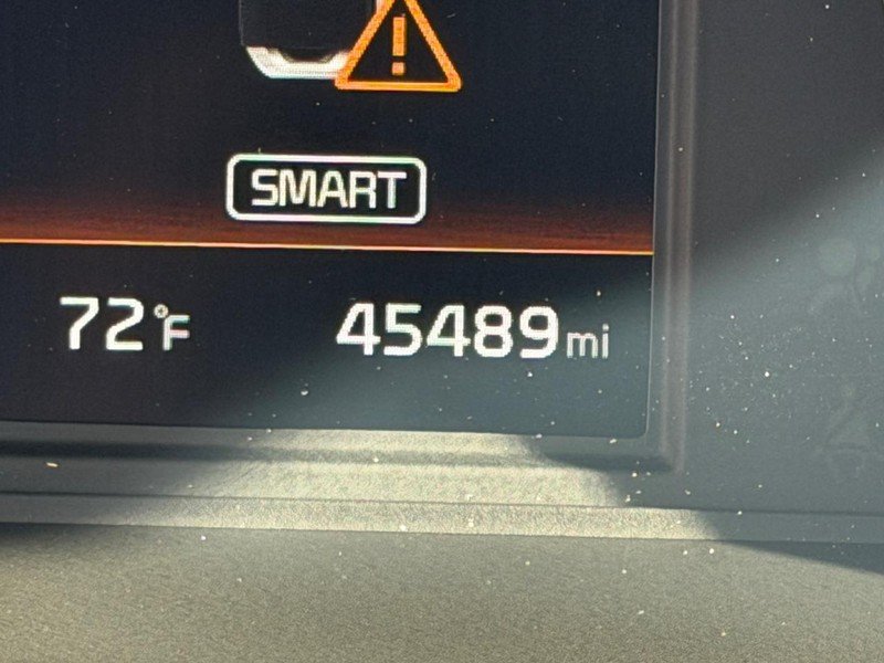 Used 2023 Wolf Gray Kia GT-Line image 20