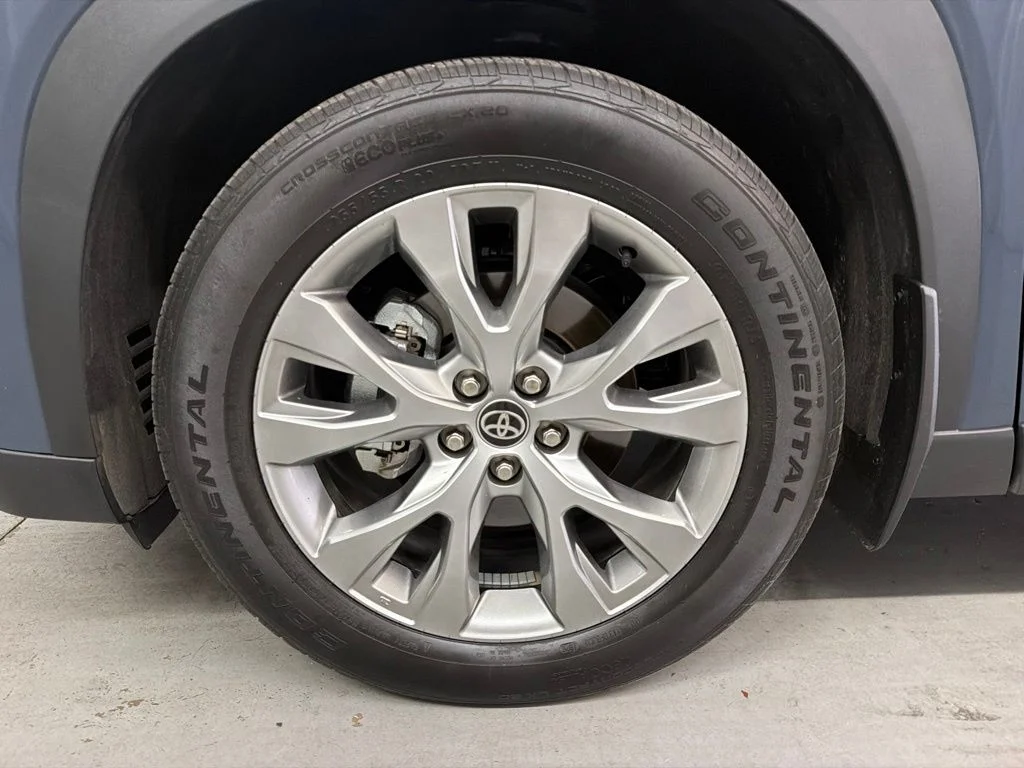 Used 2026 Cloud Toyota Limited image 10