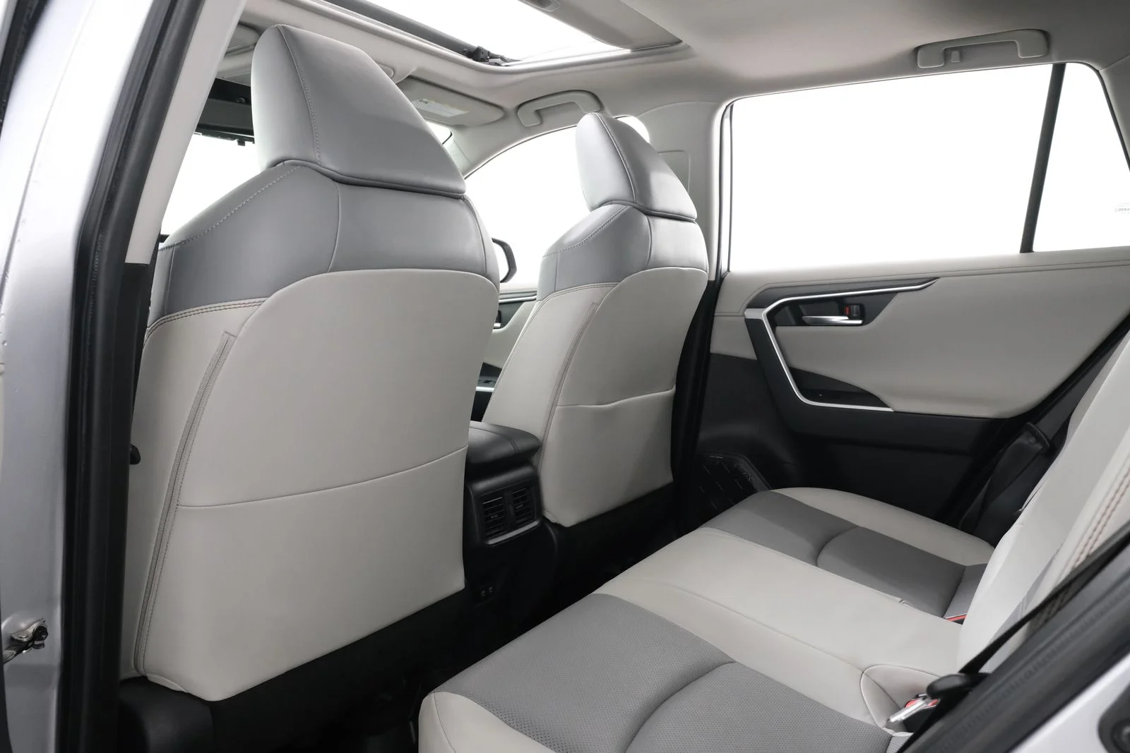 Used 2019 Silver Toyota Limited image 34