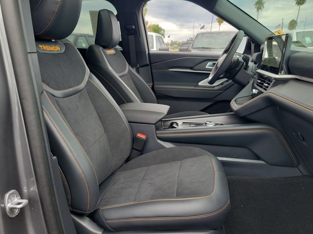 New 2026 Carbonized Gray Metallic Ford Tremor® image 18