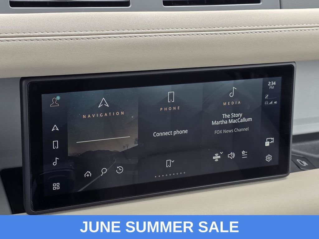 Used 2023 Green Land Rover SE image 24