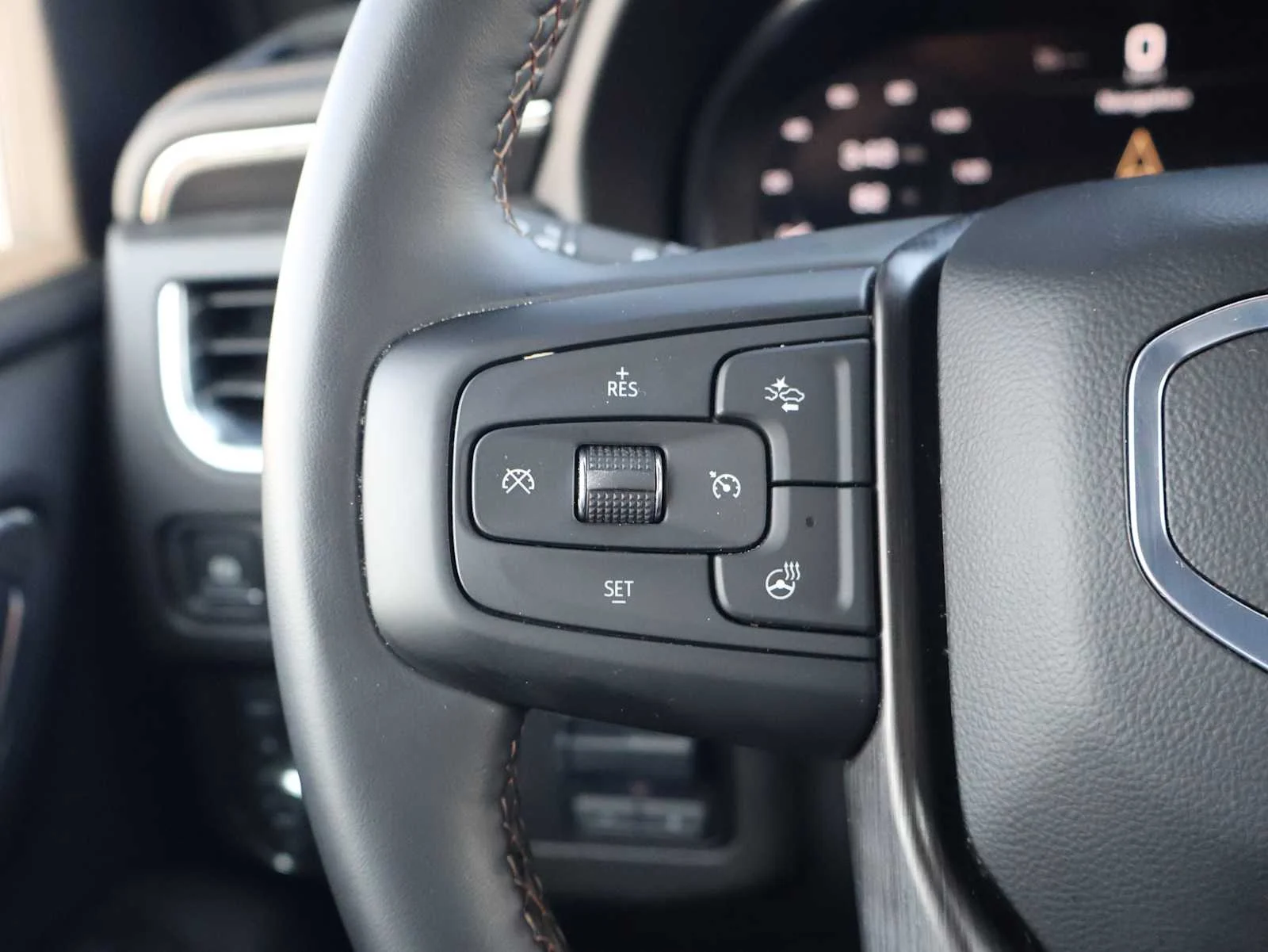 Used 2024 White Frost Tricoat GMC AT4 image 22