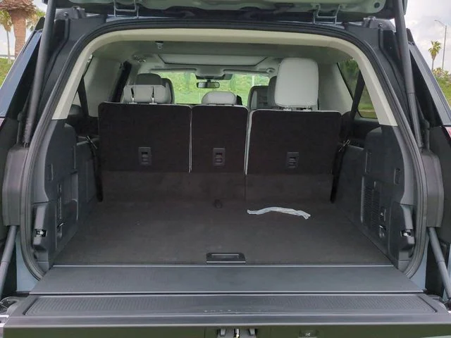 New 2026 Glacier Gray Metallic Tri-Coat Ford MAX Platinum® image 13
