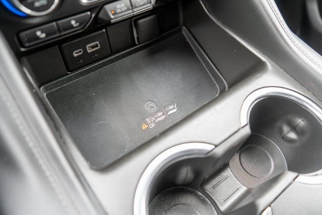 Used 2021 Gray Chevrolet Z71 image 30