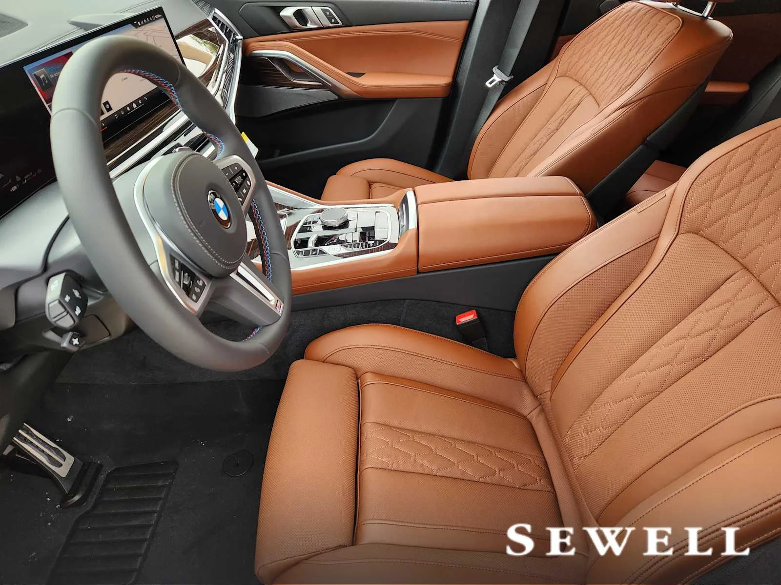New 2027 Skyscraper Grey Metallic BMW M60i image 4