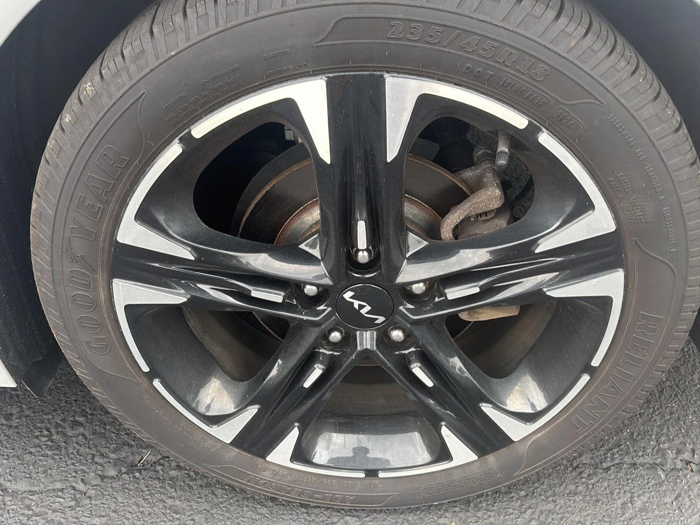 Used 2023 Wolf Gray Kia GT-Line image 4