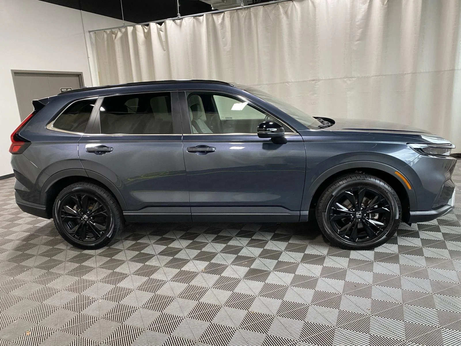 Used 2023 Meteorite Gray Metallic Honda Sport Touring image 9