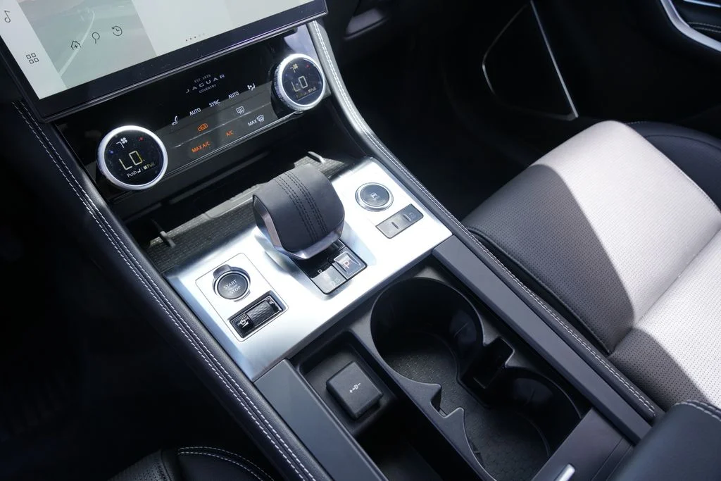 2026 Jaguar F-Pace R-Dynamic S - Photo 17