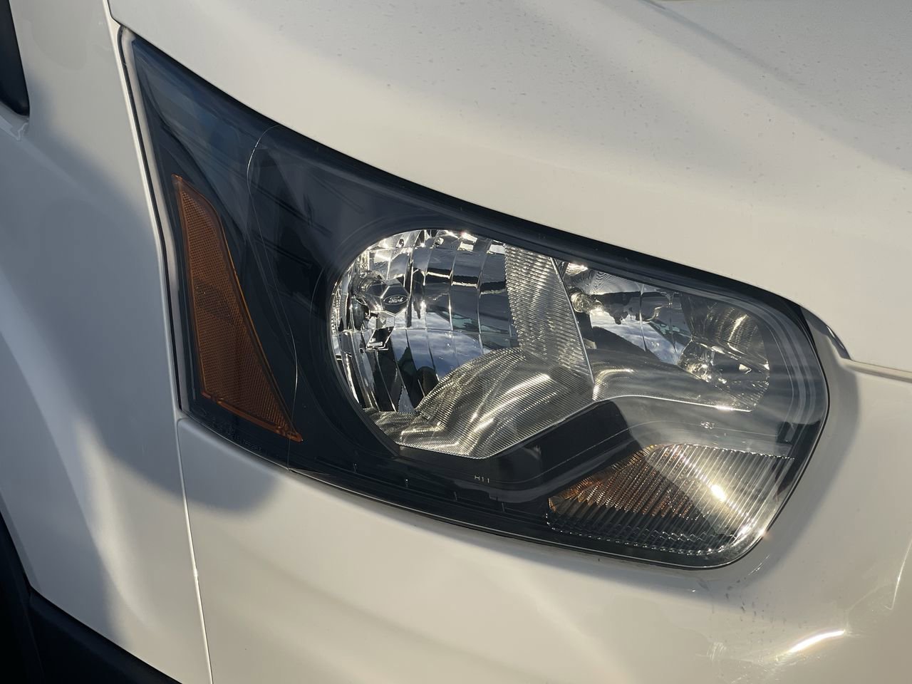 New 2024 Oxford White Ford  image 7