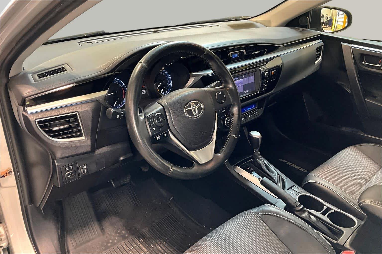 Used 2015 Classic Silver Metallic Toyota S Plus image 17
